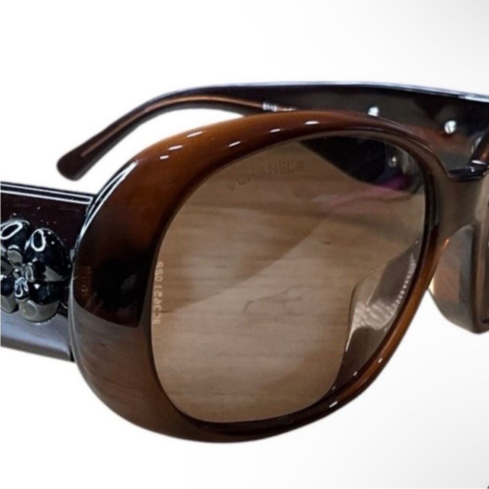 Chanel 5113 538/73 Sunglasses Transparent Brown with Black Camellia Flowers - Picture 6 of 16